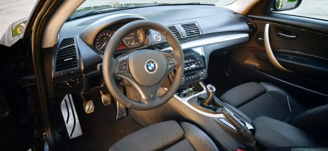 BMW 118 2010 - 9750 EUR, 230000 km - 230000km - foto 9 de 10