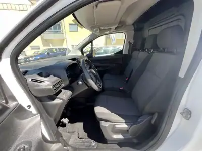 Toyota PROACE CITY 1.5D 100cv EXCLUIVE 2020 - 16450 EUR, 62000 km - AUTO.MOTO.pt - 62000km - foto 10 de 35