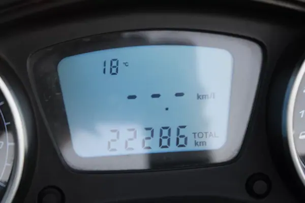 Piaggio MP3 Three Wheeler 250 2017 - 4500 EUR, 22286 km - AUTO.MOTO.pt - 22286km - foto 9 de 11