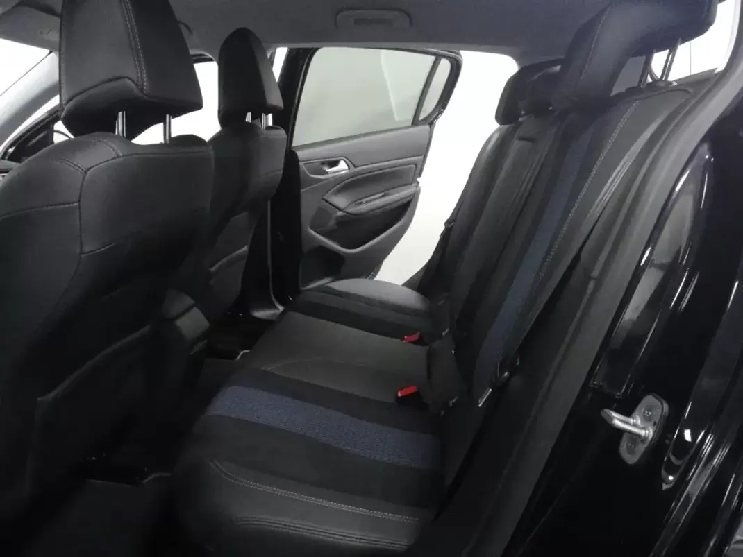 Peugeot 308 2019 - 14900 EUR, 50000 km - AUTO.MOTO.pt - 50000km - foto 40 de 51