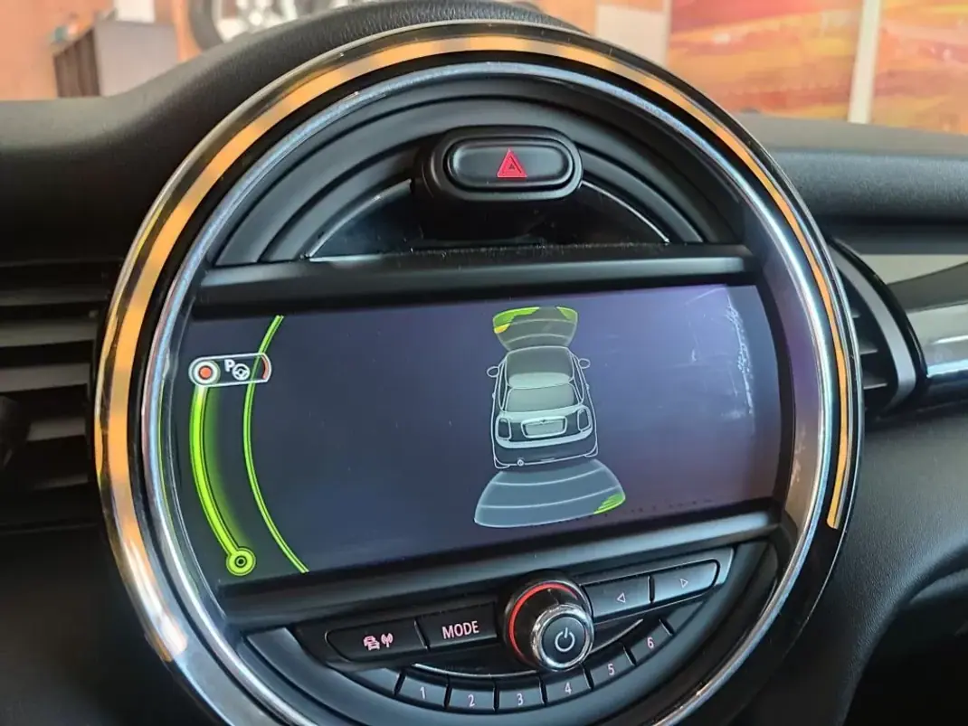 MINI Cooper 2014 - 14900 EUR, 146000 km - AUTO.MOTO.pt - 146000km - foto 20 de 23
