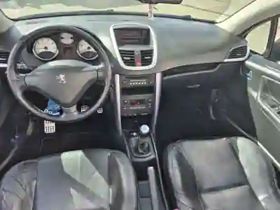 Peugeot 207 CC 2007 - 5990 EUR, 174000 km - AUTO.MOTO.pt - 174000km - foto 8 de 15