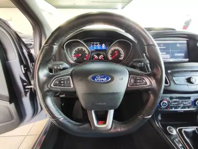 Ford Focus 2015 - 20500 EUR, 125550 km - AUTO.MOTO.pt - 125550km - foto 27 de 40
