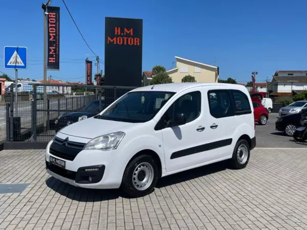 Citroën Berlingo 2017 - 9900 EUR, 312000 km - AUTO.MOTO.pt - 312000km - foto 4 de 14