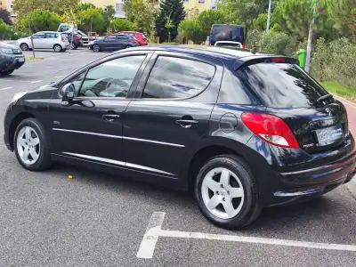 Peugeot 207 2011 - 5480 EUR, 219000 km - AUTO.MOTO.pt - 219000km - foto 12 de 38