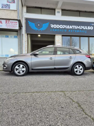 Renault Mégane 2010 - 9950 EUR, 148000 km - AUTO.MOTO.pt - 148000km - foto 3 de 26