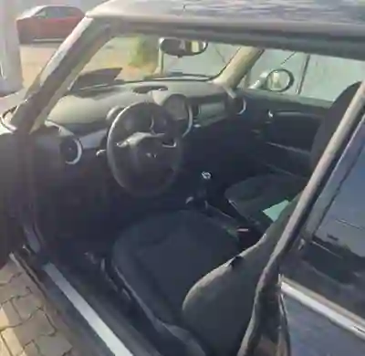 MINI One 2012 - 8750 EUR, 149000 km - 149000km - foto 6 de 13