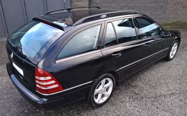 Mercedes-Benz C 220 2006 - 10950 EUR, 288000 km - AUTO.MOTO.pt - 288000km - foto 14 de 15