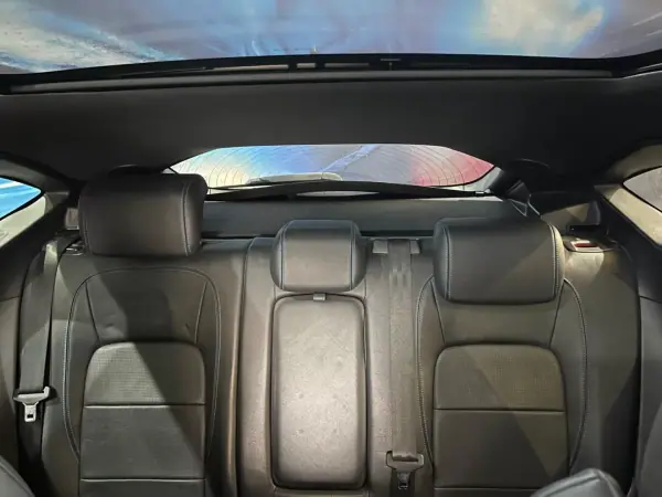 Jaguar E-Pace 2018 - 20899 EUR, 129000 km - 129000km - foto 35 de 48
