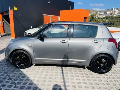 Suzuki Swift 2007 - 5250 EUR, 225212 km - AUTO.MOTO.pt - 225212km - foto 4 de 12