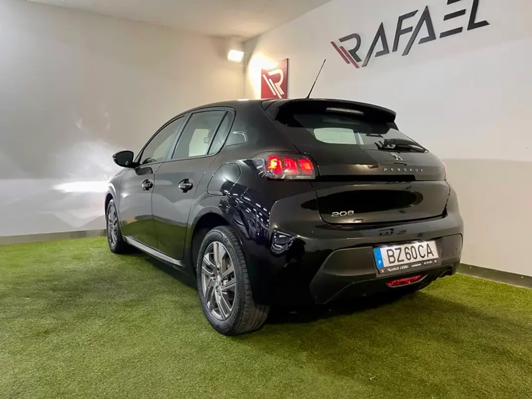 Peugeot 208 2022 - 14700 EUR, 131000 km - AUTO.MOTO.pt - 131000km - foto 8 de 29