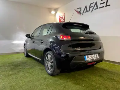 Peugeot 208 2022 - 14700 EUR, 131000 km - AUTO.MOTO.pt - 131000km - foto 8 de 29