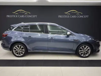 Renault Mégane Sport Tourer 2018 - 14450 EUR, 246155 km - AUTO.MOTO.pt - 246155km - foto 2 de 37