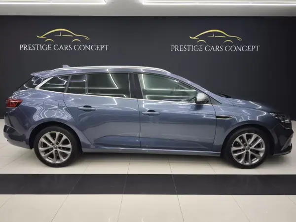 Renault Mégane Sport Tourer 2018 - 14450 EUR, 246155 km - AUTO.MOTO.pt - 246155km - foto 2 de 37