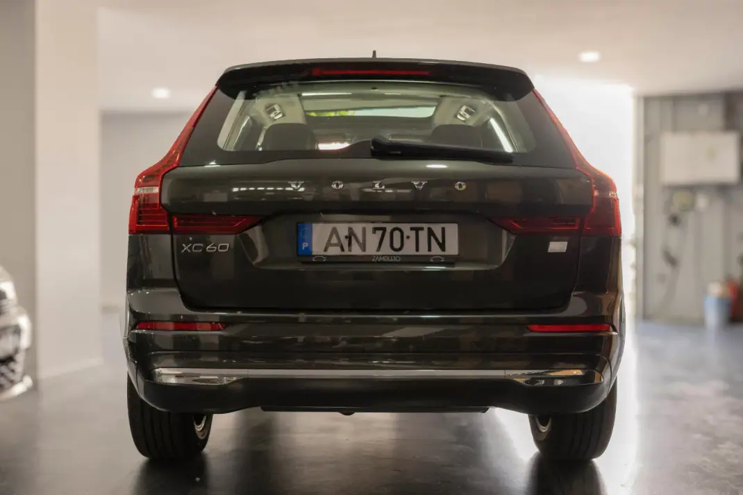 Volvo XC 60 2022 - 44900 EUR, 74400 km - AUTO.MOTO.pt - 74400km - foto 3 de 27