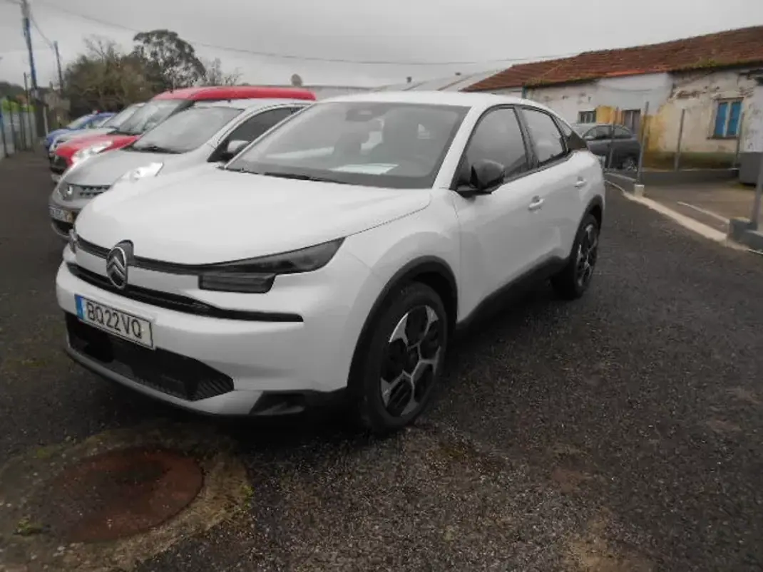 Citroën C4 2025 - 23500 EUR, 17074 km - AUTO.MOTO.pt - 17074km - foto 2 de 14