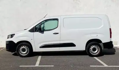 Peugeot Partner Longa 3 Lugares 1.5 BlueHdi 2020 - 12177 EUR, 147024 km - AUTO.MOTO.pt - 147024km - foto 7 de 18