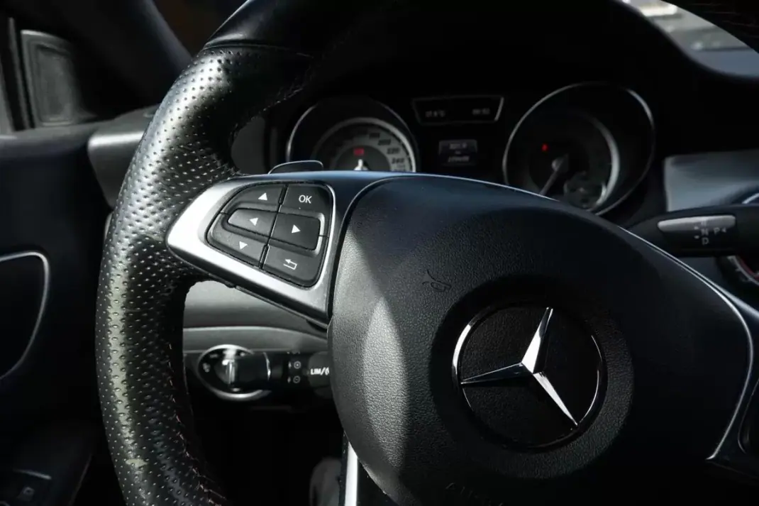 Mercedes-Benz CLA 220 2016 - 22999 EUR, 229658 km - AUTO.MOTO.pt - 229658km - foto 23 de 27