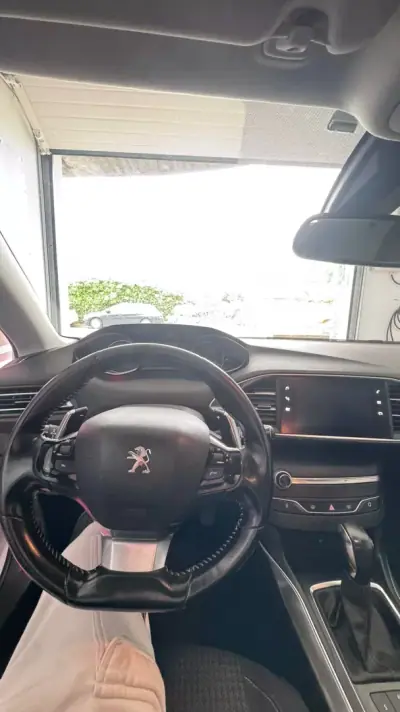 Peugeot 308 SW 2019 - 12900 EUR, 151000 km - AUTO.MOTO.pt - 151000km - foto 7 de 10