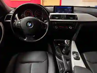 BMW 318 2013 - 15750 EUR, 214000 km - 214000km - foto 8 de 15