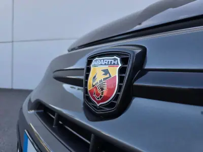 Abarth 595 2018 - 19750 EUR, 60400 km - AUTO.MOTO.pt - 60400km - foto 34 de 40
