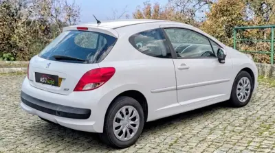 Peugeot 207 2011 - 4250 EUR, 196414 km - AUTO.MOTO.pt - 196414km - foto 7 de 16