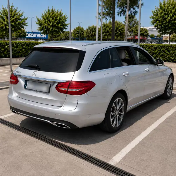 Mercedes-Benz C 350 2016 - 19900 EUR, 170542 km - AUTO.MOTO.pt - 170542km - foto 5 de 10