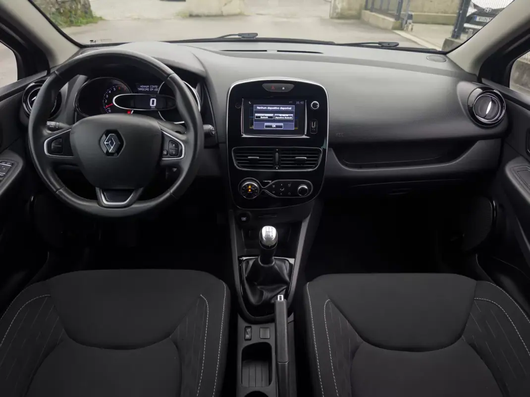 Renault Clio 2019 - 10990 EUR, 128000 km - AUTO.MOTO.pt - 128000km - foto 19 de 43