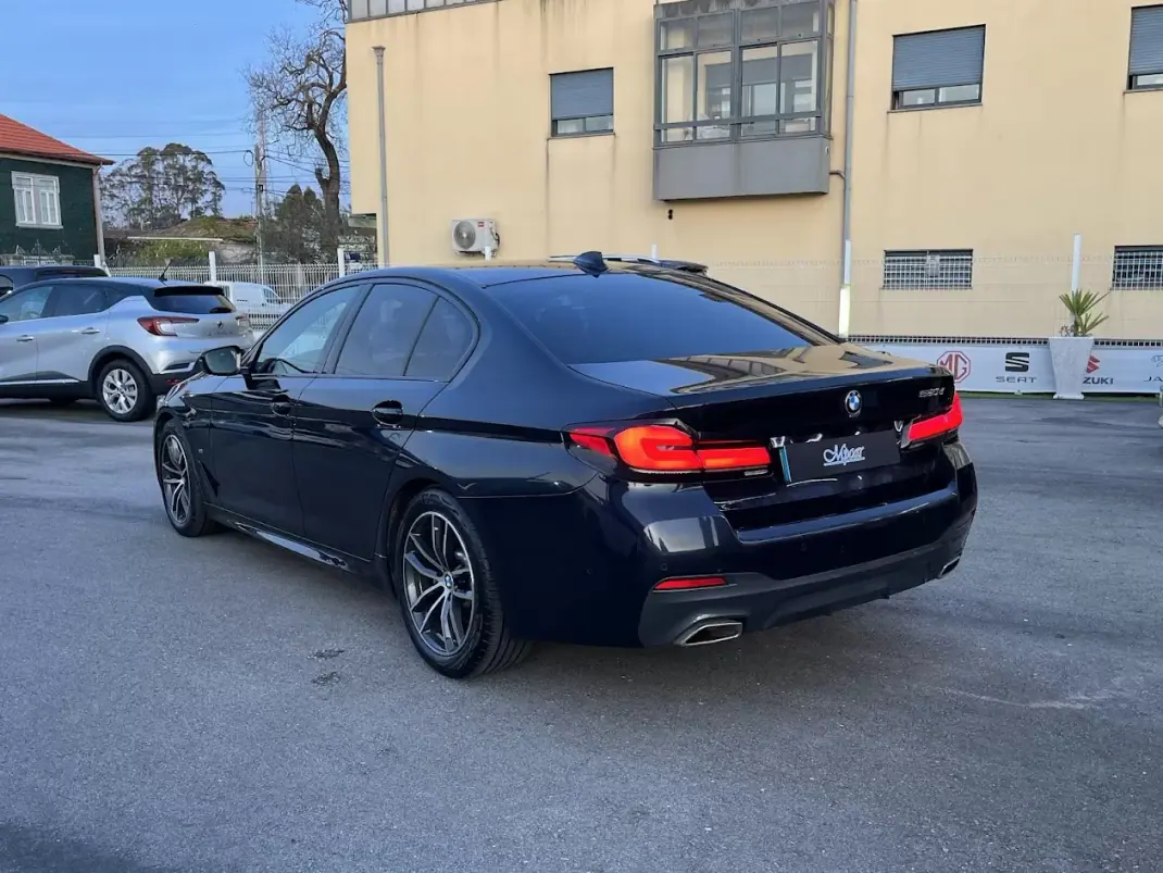 BMW 520 2022 - 33950 EUR, 124000 km - AUTO.MOTO.pt - 124000km - foto 7 de 45