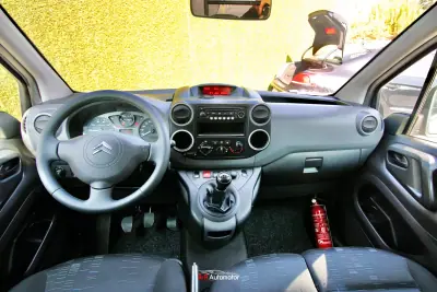Citroën Berlingo 2010 - 8750 EUR, 186000 km - AUTO.MOTO.pt - 186000km - foto 16 de 17