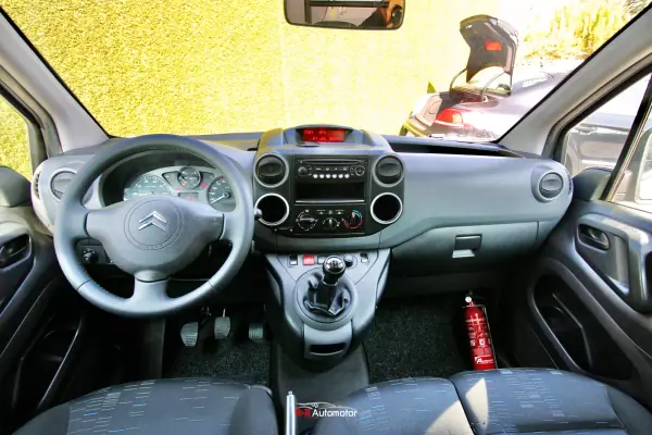 Citroën Berlingo 2010 - 8750 EUR, 186000 km - AUTO.MOTO.pt - 186000km - foto 16 de 17
