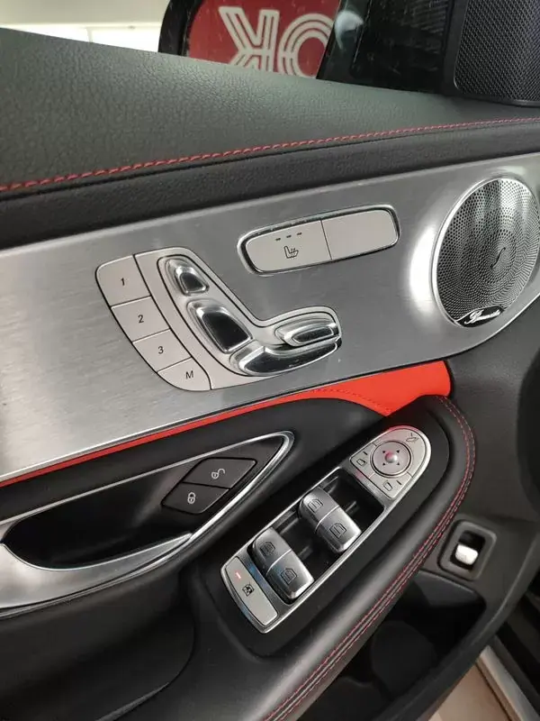 Mercedes-Benz C 63 AMG 2015 - 59500 EUR, 60000 km - AUTO.MOTO.pt - 60000km - foto 22 de 51