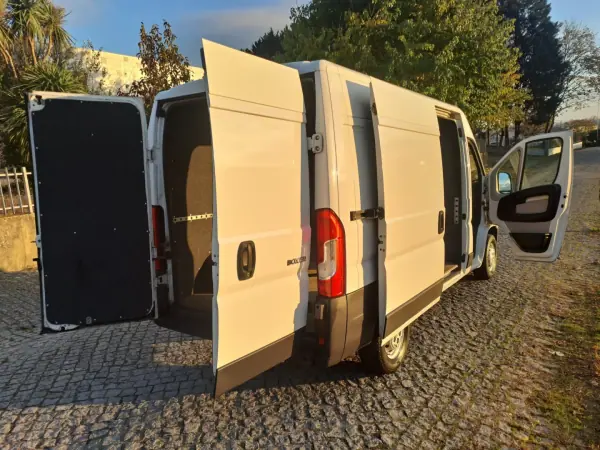 Peugeot Boxer 2015 - 15500 EUR, 87000 km - AUTO.MOTO.pt - 87000km - foto 9 de 9