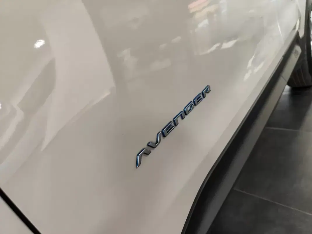 Jeep Avenger 2024 - 24990 EUR, 9000 km - 9000km - foto 29 de 60