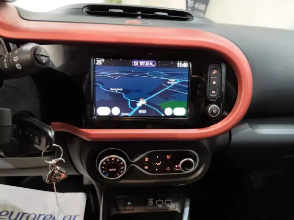 Renault Twingo 2020 - 12300 EUR, 53000 km - AUTO.MOTO.pt - 53000km - foto 11 de 28
