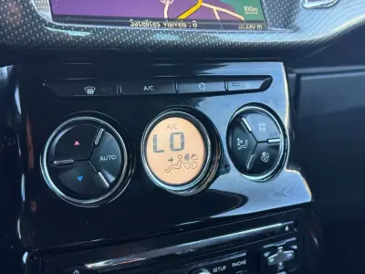 Citroën DS3 2014 - 9950 EUR, 149900 km - AUTO.MOTO.pt - 149900km - foto 12 de 25