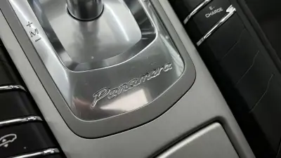 Porsche Panamera 2014 - 45990 EUR, 157000 km - AUTO.MOTO.pt - 157000km - foto 25 de 37