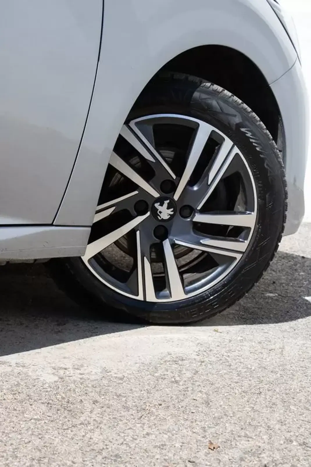 Peugeot 208 2023 - 16999 EUR, 96737 km - AUTO.MOTO.pt - 96737km - foto 7 de 34