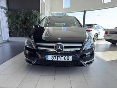 Mercedes-Benz B 180 2014 - 11750 EUR, 245898 km - AUTO.MOTO.pt - 245898km - foto 2 de 25
