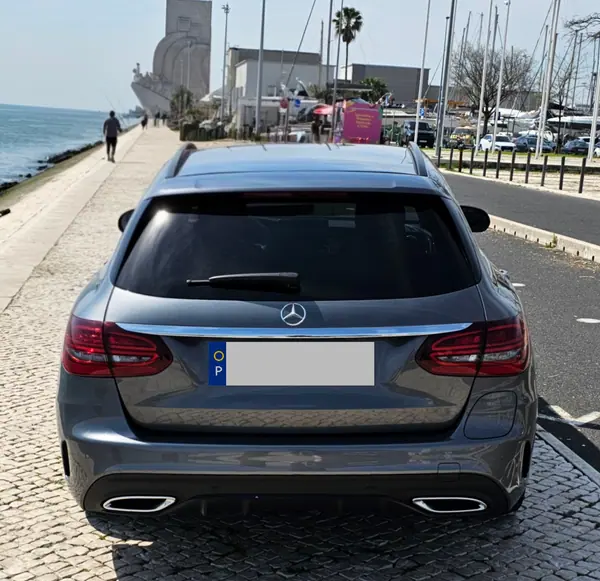 Mercedes-Benz C 300 2020 — foto 2 de 14