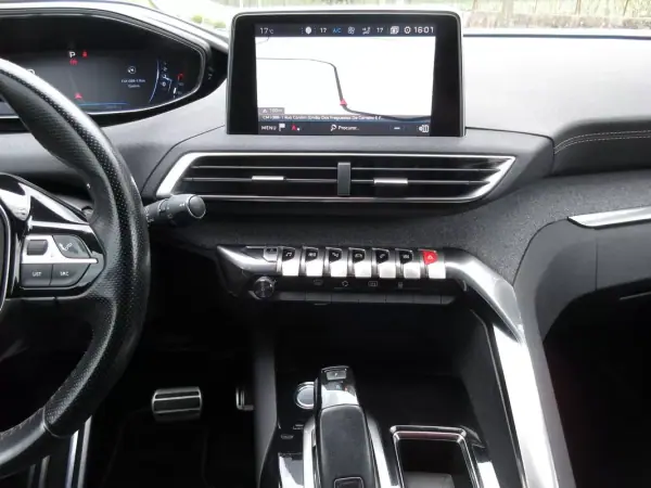 Peugeot 3008 2017 - 16990 EUR, 209000 km - AUTO.MOTO.pt - 209000km - foto 38 de 48