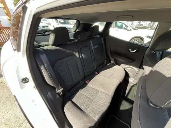 Renault Kadjar 2016 - 11950 EUR, 250000 km - AUTO.MOTO.pt - 250000km - foto 28 de 42