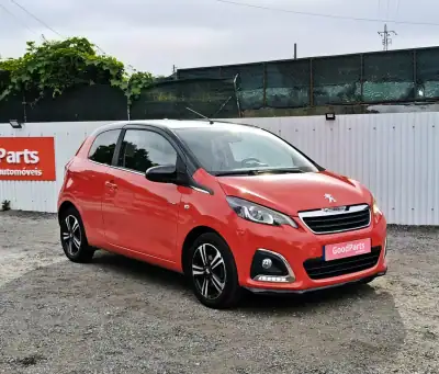 Peugeot 108 2017 - 9600 EUR, 46200 km - AUTO.MOTO.pt - 46200km - foto 10 de 23