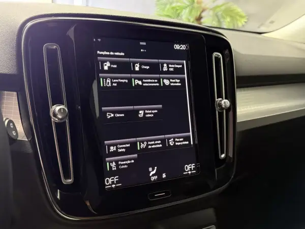 Volvo XC 40 2021 - 25750 EUR, 139987 km - AUTO.MOTO.pt - 139987km - foto 13 de 15