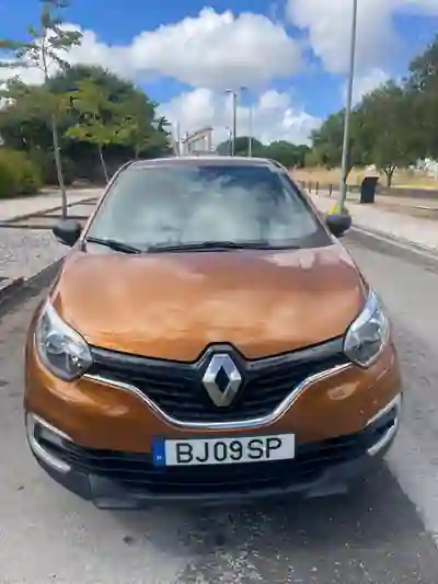 Renault Captur 2017 - 9400 EUR, 103000 km - AUTO.MOTO.pt - 103000km - foto 2 de 13
