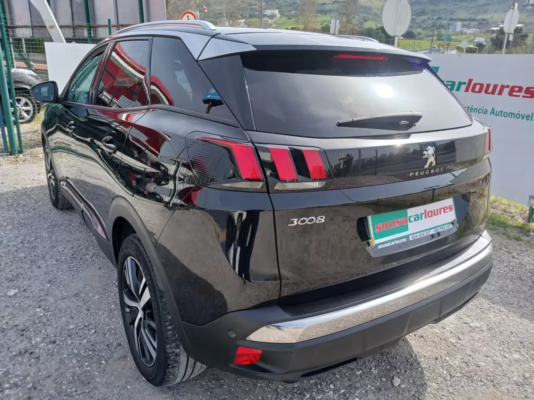Peugeot 3008 2018 - 13450 EUR, 136692 km - AUTO.MOTO.pt - 136692km - foto 9 de 25