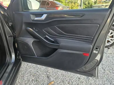 Ford Focus SW 2019 - 13800 EUR, 115000 km - AUTO.MOTO.pt - 115000km - foto 36 de 54