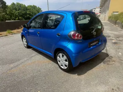 Toyota Aygo 2010 - 5490 EUR, 149000 km - AUTO.MOTO.pt - 149000km - foto 6 de 25