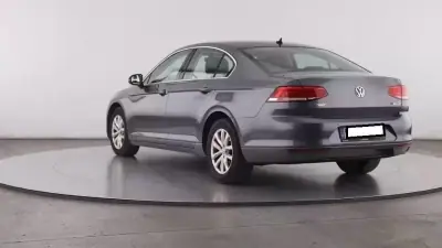 Volkswagen Passat 2016 - 10999 EUR, 190000 km - AUTO.MOTO.pt - 190000km - foto 22 de 23