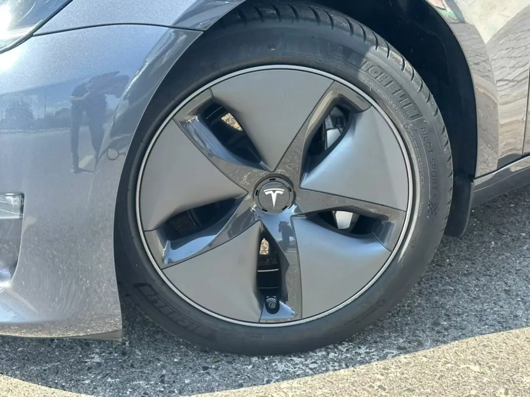 Tesla Model 3 2020 - 33900 EUR, 48971 km - 48971km - foto 4 de 31